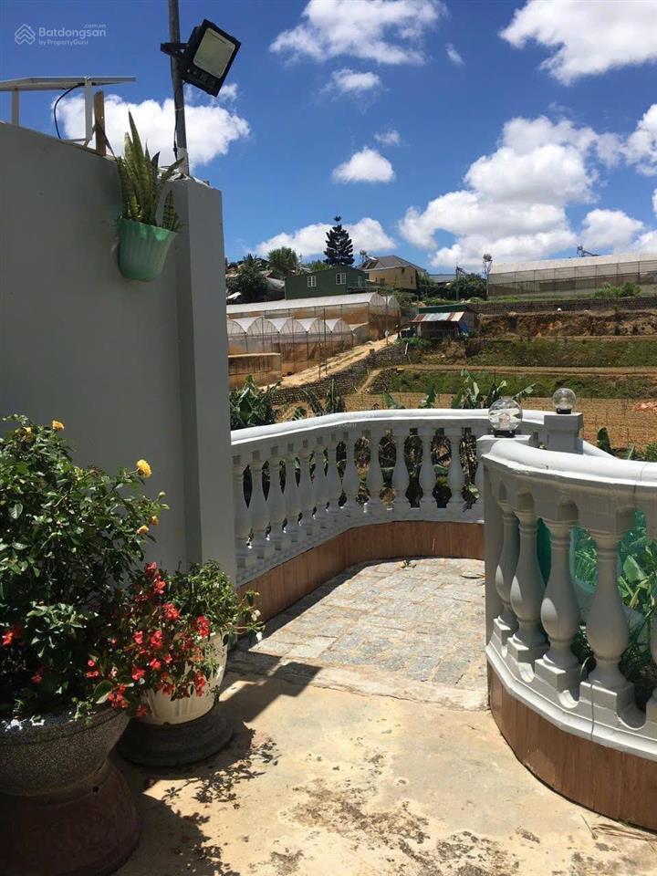 Ngợp bank gia đình cúng tôi bán rẻ từ 26 tỷ nay lỗ mạnh giảm chỉ còn 12 tỷ