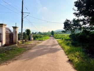 Bán gấp lô đất 1000m2 có sẵn thổ cư  giá 780tr sẵn sổ công chứng luôn 0934 043 ***