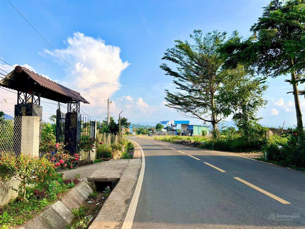 Bán gấp lô đất 1000m2 có sẵn thổ cư  giá 780tr sẵn sổ công chứng luôn 0934 043 ***