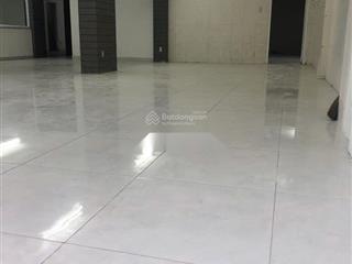 Mặt tiền đường hùng vương quận 5 ( 12m x 20m đúc lửng 2/3 )