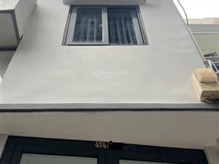 Nhà đường cách mạng tháng 8 quận 3 (2,2m x 4,1m trệt, 2 lầu  2pn) sổ riêng