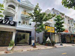 Mặt tiền đường chính phú hồng thịnh 8, nhà 1 trệt 2 lầu, đúc 3 tấm, đã hoàn công nay phường an phú