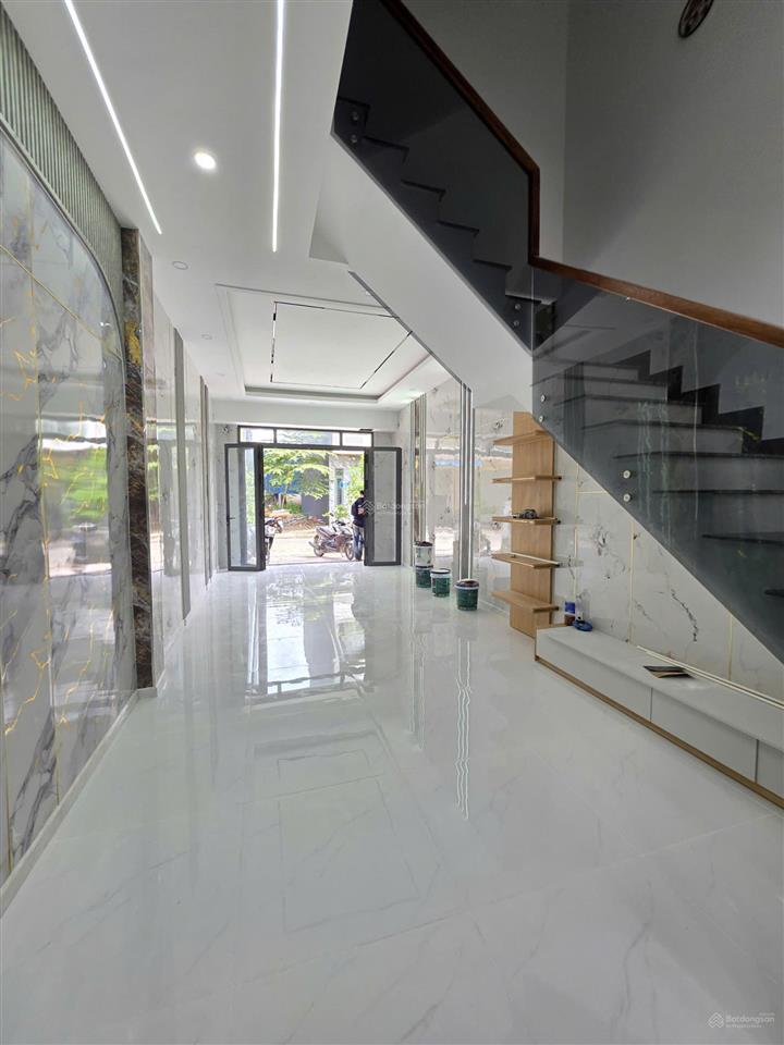 Bán nhà 1 trệt 2 lầu hoàn công gần ngã tư miếu ông cù 500m, nội thất đầy đủ bình chuẩn tp. thuận an