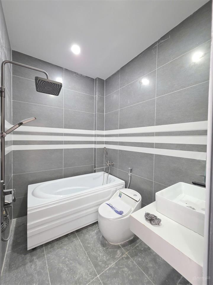Bán nhà 1 trệt 2 lầu hoàn công gần ngã tư miếu ông cù 500m, nội thất đầy đủ bình chuẩn tp. thuận an