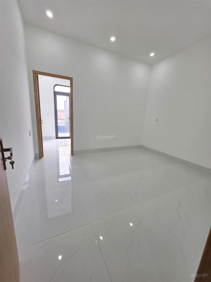 Bán nhà 1 trệt 2 lầu hoàn công gần ngã tư miếu ông cù 500m, nội thất đầy đủ bình chuẩn tp. thuận an