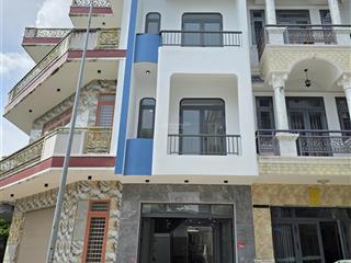 Bán nhà 1 trệt 2 lầu hoàn công gần ngã tư miếu ông cù 500m, nội thất đày đủ bình chuẩn tp.thuận an