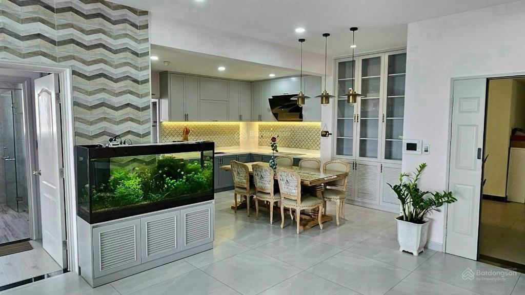 Bán gấp grand view 118m2 lầu cao, view sông giá 9,3 tỷ  3pn, nhà đẹp, ở liền  0918 080 ***
