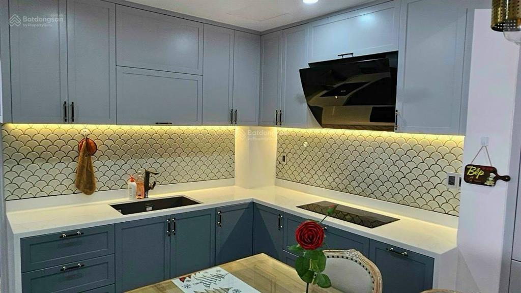 Bán gấp grand view 118m2 lầu cao, view sông giá 9,3 tỷ  3pn, nhà đẹp, ở liền  0918 080 ***