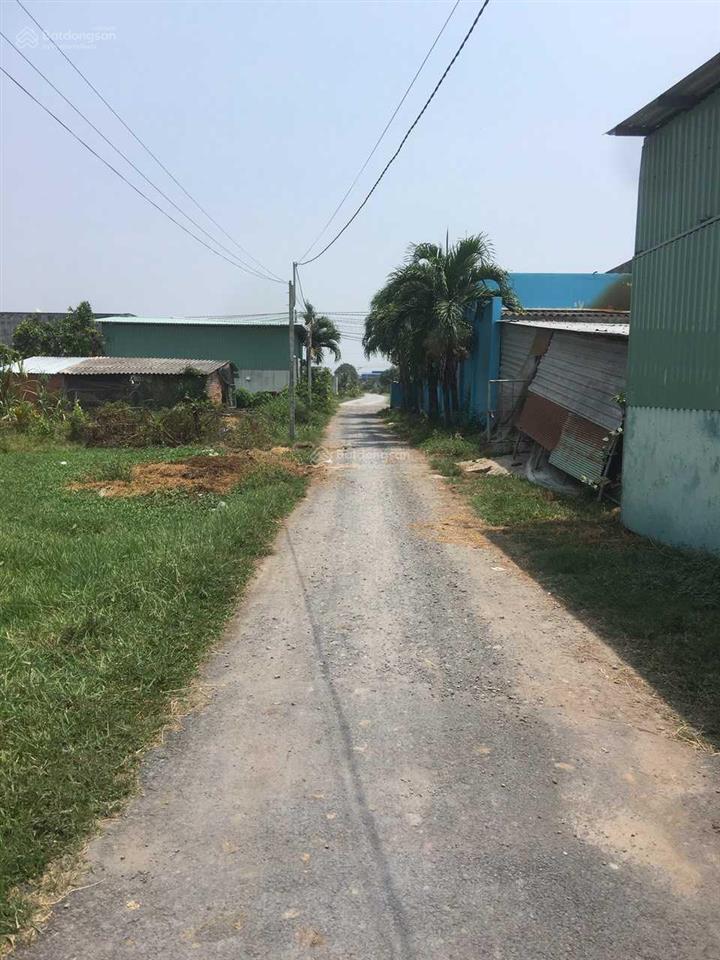 700 triệu! đất ngay trung tâm thị trấn đức hòa (5x20). 0931 313 ***