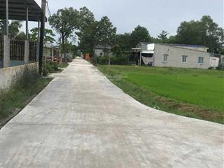Đất chính chủ trung tâm thị trấn đức hòa 200m2, 900 triệu đường lớn