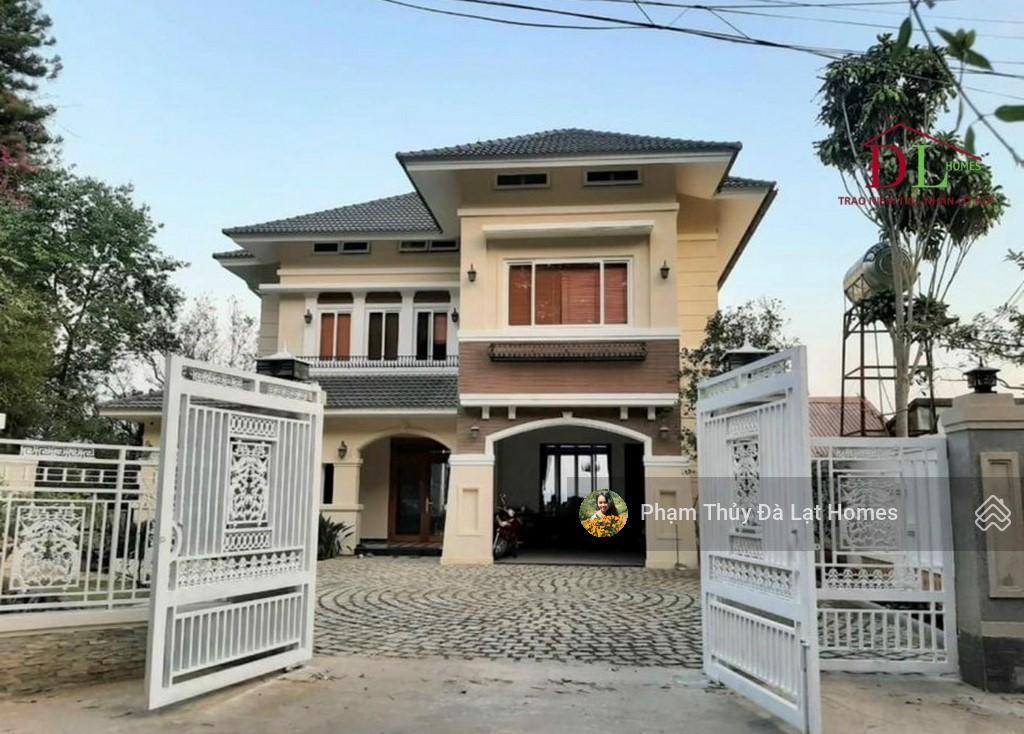 Bán biệt thự nghỉ dưỡng khởi nghĩa bắc sơn, bên cạch dinh ii bảo đại đà lạt, view cao thung lũng