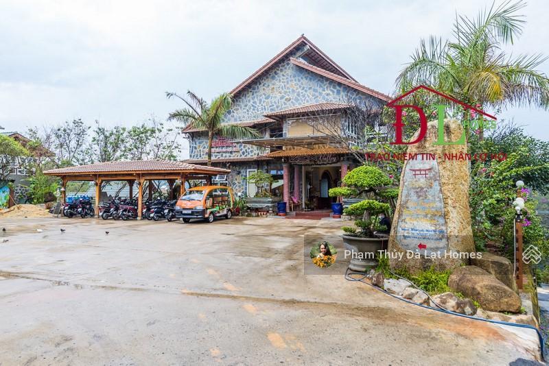 Bán resort sinh thái đà lạt, mặt tiền đường khe sanh, khuôn viên 1,3 ha, giá 270 tỷ