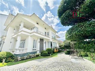 Bán biệt thự đà lạt, căn góc đinh tiên hoàng, khuôn viên 794m2, 3 tầng, 8 phòng ngủ, giá 125 tỷ