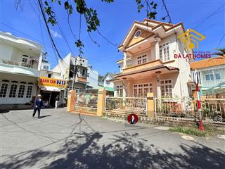 Bán nhà 2 mặt tiền trung tâm yersin cách hồ xuân hương chỉ 700m