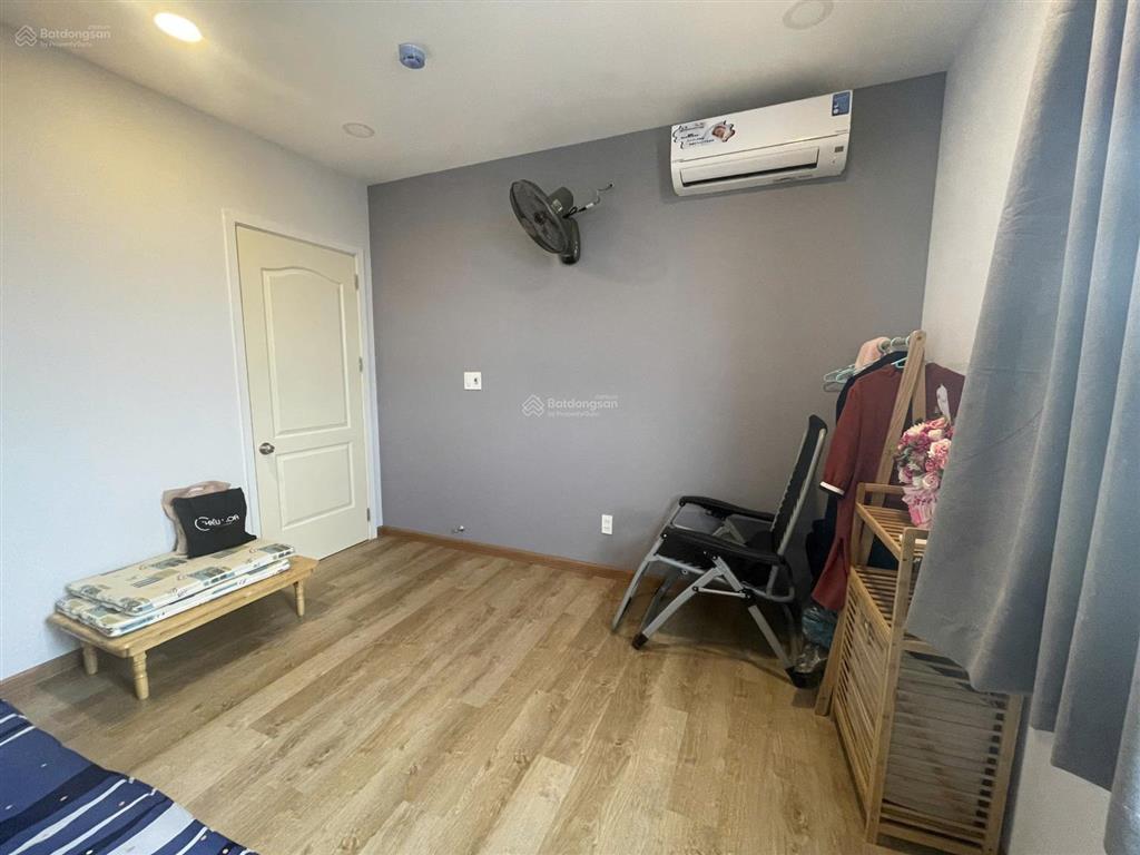 Bán căn 1 phòng ngủ  full sàn gỗ  bán chỉ 815 triệu