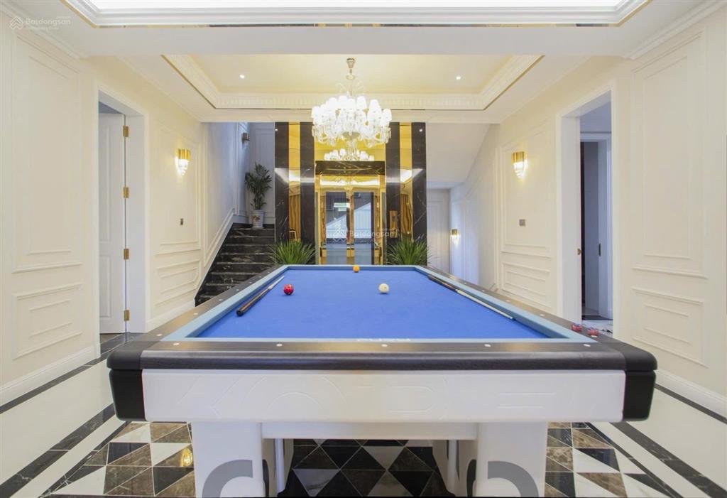 Bán biệt thự góc 2 mặt tiền võ chí công dt 476m2 full nội thất như hình  đã hoàn công 27 tỷ