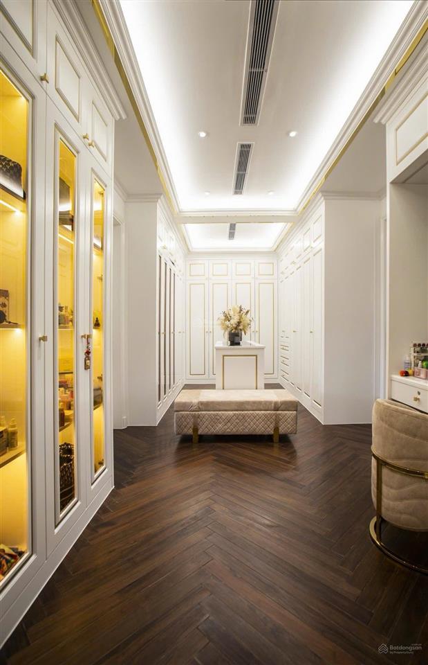 Bán biệt thự góc 2 mặt tiền võ chí công dt 476m2 full nội thất như hình  đã hoàn công 27 tỷ