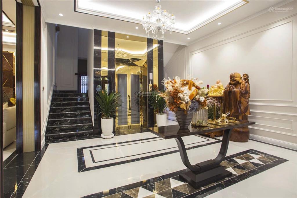 Bán biệt thự góc 2 mặt tiền võ chí công dt 476m2 full nội thất như hình  đã hoàn công 27 tỷ
