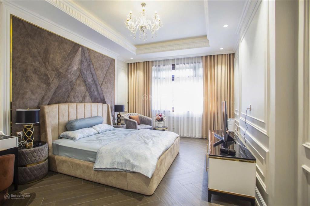 Bán biệt thự góc 2 mặt tiền võ chí công dt 476m2 full nội thất như hình  đã hoàn công 27 tỷ