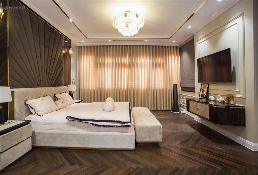 Bán biệt thự góc 2 mặt tiền võ chí công dt 476m2 full nội thất như hình  đã hoàn công 27 tỷ