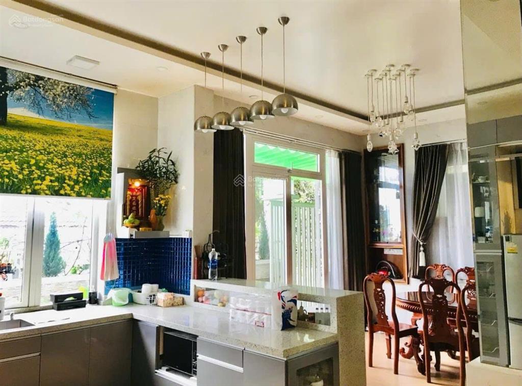 Bán villa 2 mặt tiền đường yên thế, p10, đà lạt. diện tích 212m², 3 tầng