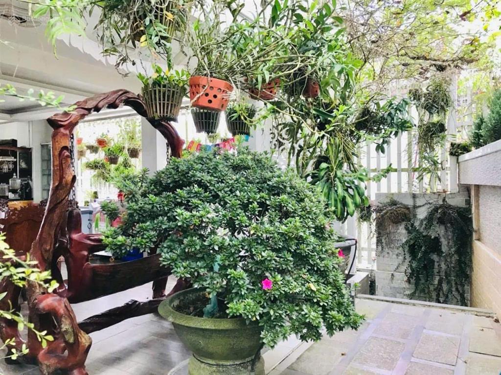 Bán villa 2 mặt tiền đường yên thế, p10, đà lạt. diện tích 212m², 3 tầng