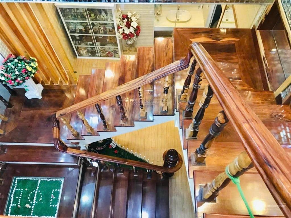 Bán villa 2 mặt tiền đường yên thế, p10, đà lạt. diện tích 212m², 3 tầng