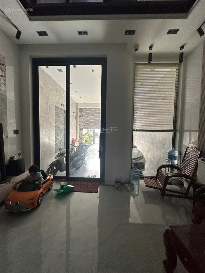 Nhà 5 tầng đường đặng thai mai, phường phú thuỷ, dt 152m2 hướng tây có thang máy