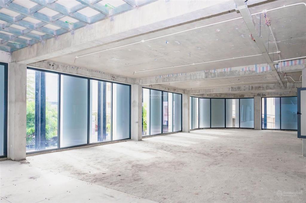 Cho thuê tòa nhà trung tâm phan thiết góc 2 mặt tiền hiếm, 0383 333 ***