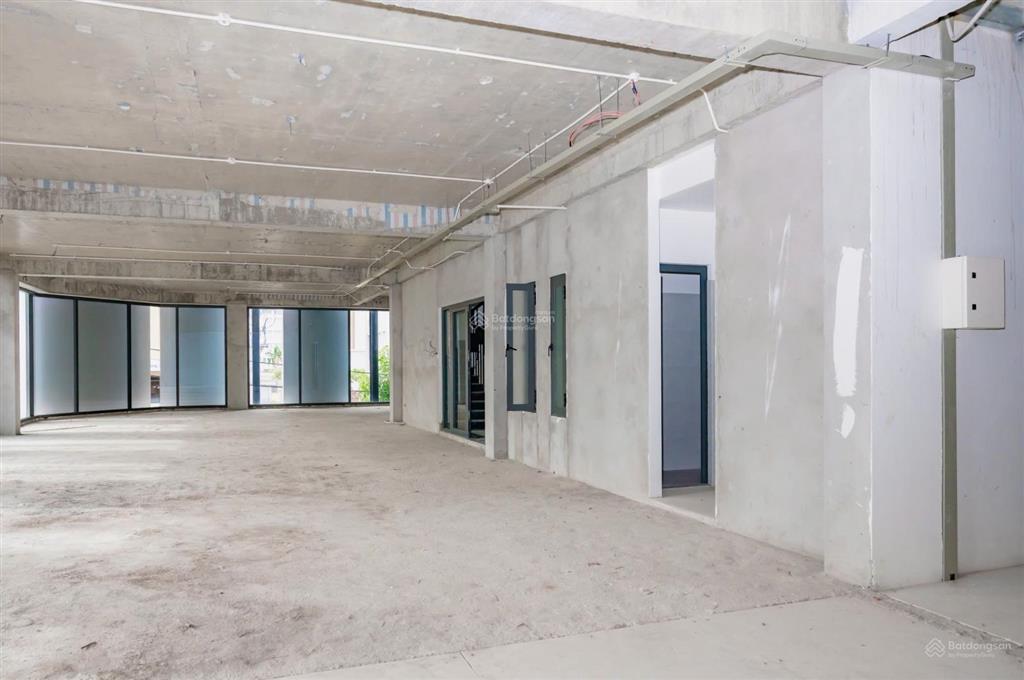 Cho thuê tòa nhà trung tâm phan thiết góc 2 mặt tiền hiếm, 0383 333 ***