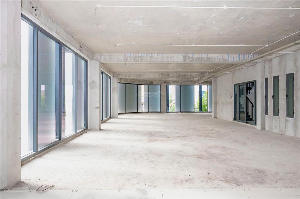 Cho thuê tòa nhà trung tâm phan thiết góc 2 mặt tiền hiếm, 0383 333 ***