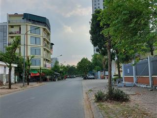 Bán đất phân lô đấu giá tứ hiệp view vườn hoa rất đẹp. dt 84 m2, mt 6m.  0986 239 ***