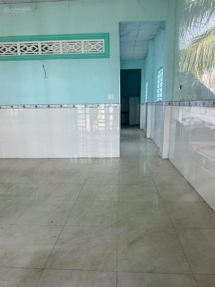 Bán nhà gấp 1ty100tr nhà gần đường dt 823d đức hoà thượng