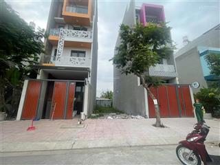 Đất nền mặt tiền đường số 5 thuộc kdc phong phú 5, diện tích 4,5x18m sổ hồng riêng. giá 7,5 tỷ