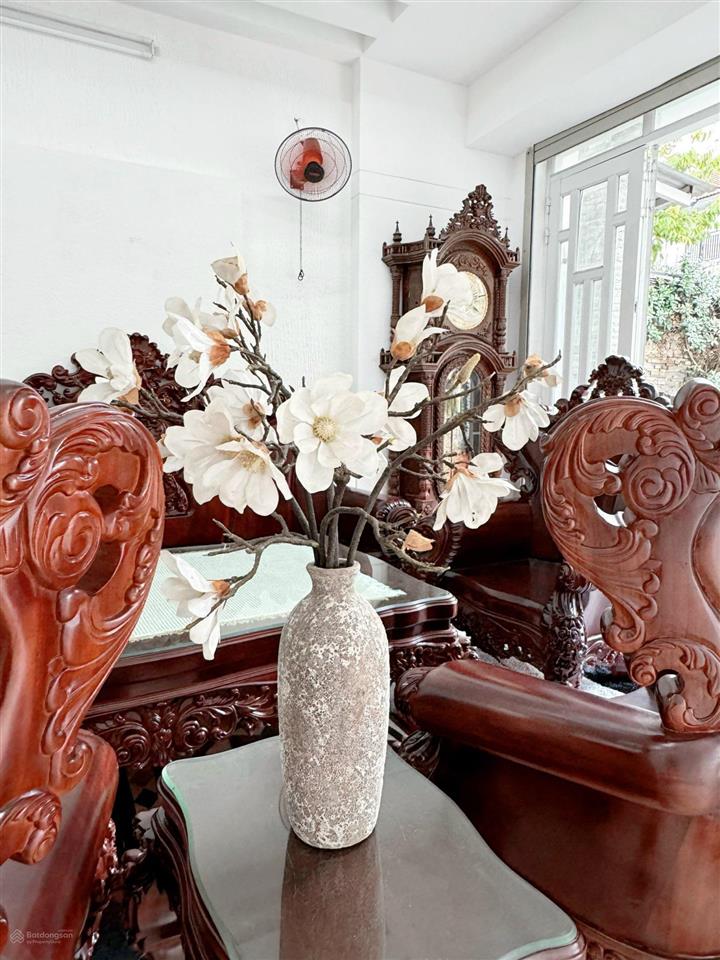 Kẹt ngân hàng cần bán gấp căn biệt thự 3 tầng, kdc phong phú 5, dt 7x19,5m, sổ hồng hoàn công