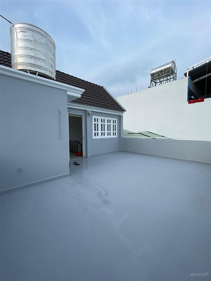 Kẹt ngân hàng cần bán gấp căn biệt thự 3 tầng, kdc phong phú 5, dt 7x19,5m, sổ hồng hoàn công