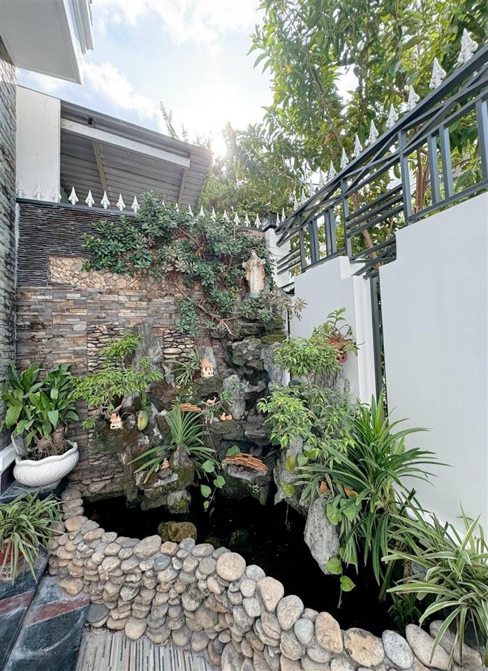 Kẹt ngân hàng cần bán gấp căn biệt thự 3 tầng, kdc phong phú 5, dt 7x19,5m, sổ hồng hoàn công