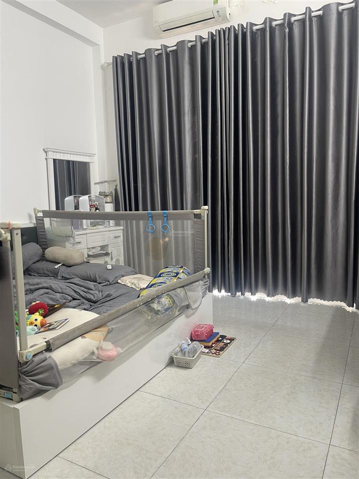 Nhà bán mặt tiền đường thuộc kdc bình hưng, dt 4x20m xây 1 lầu đúc, sổ hồng hoàn công hợp lệ