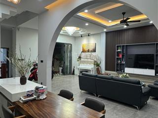 Cần bán căn biệt thự, thuộc kdc phong phú 5 ,bình hưng, kế bến xe q8. dt 9x19,5m xây 2 lầu