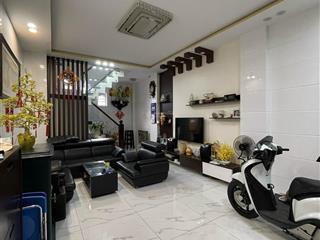 Nhà mặt tiền đường số 5, khu dân cư phong phú 5, dt 4,5x18m xây 2 lầu, kế bên đường số 10