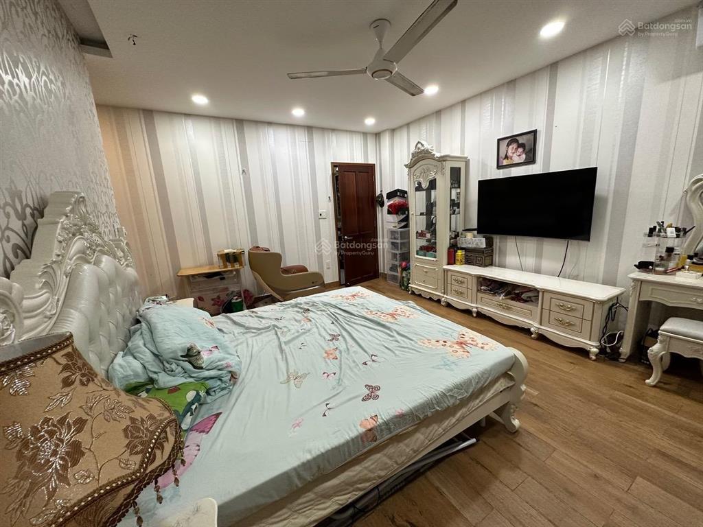 Nhà bán đối diện công viên phúc an khang, thuộc kdc phong phú 5. dt 4,5x19m xây 4 lầu