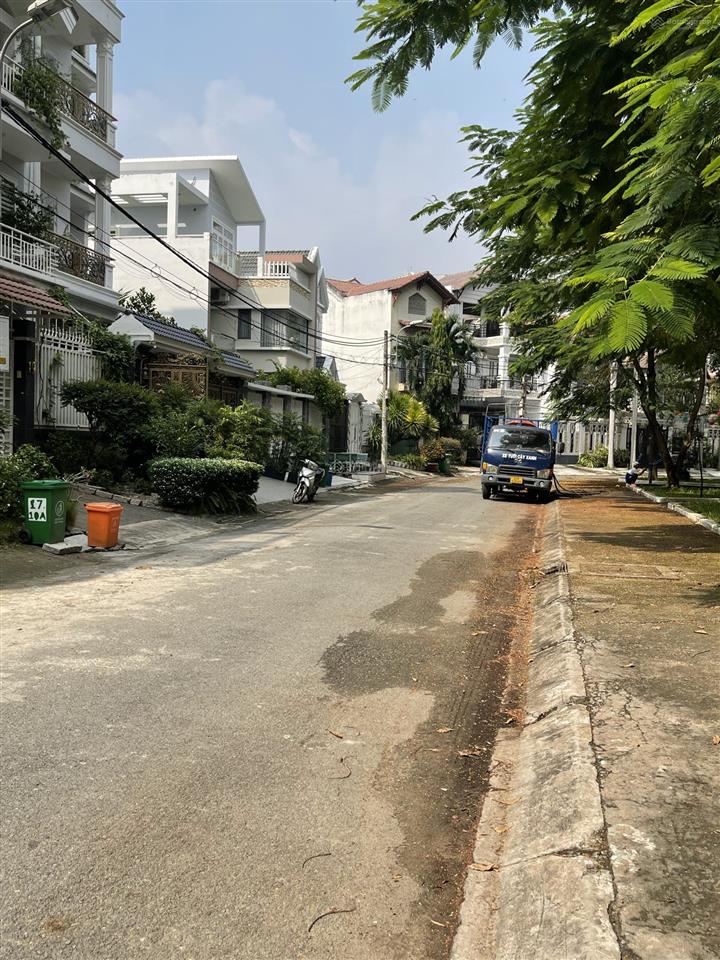 Cắt lỗ giảm sâu từ 14,5tỷ xuống còn 13,3tỷ. biệt thự gần công viên phúc lộc thọ, dt 7x19,5m, 3tầng