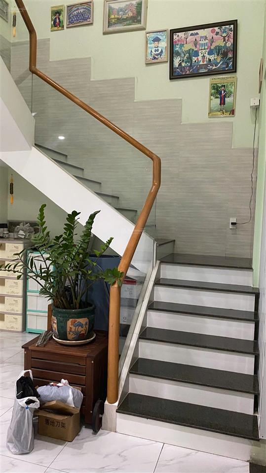 Biệt thự mt đường số 5, khu dân cư phong phú 5. dt 7x19,5m xây 1 hầm và 4 lầu