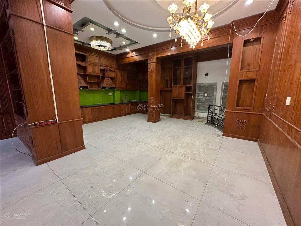 Biệt thự mt đường số 5, khu dân cư phong phú 5. dt 7x19,5m xây 1 hầm và 4 lầu