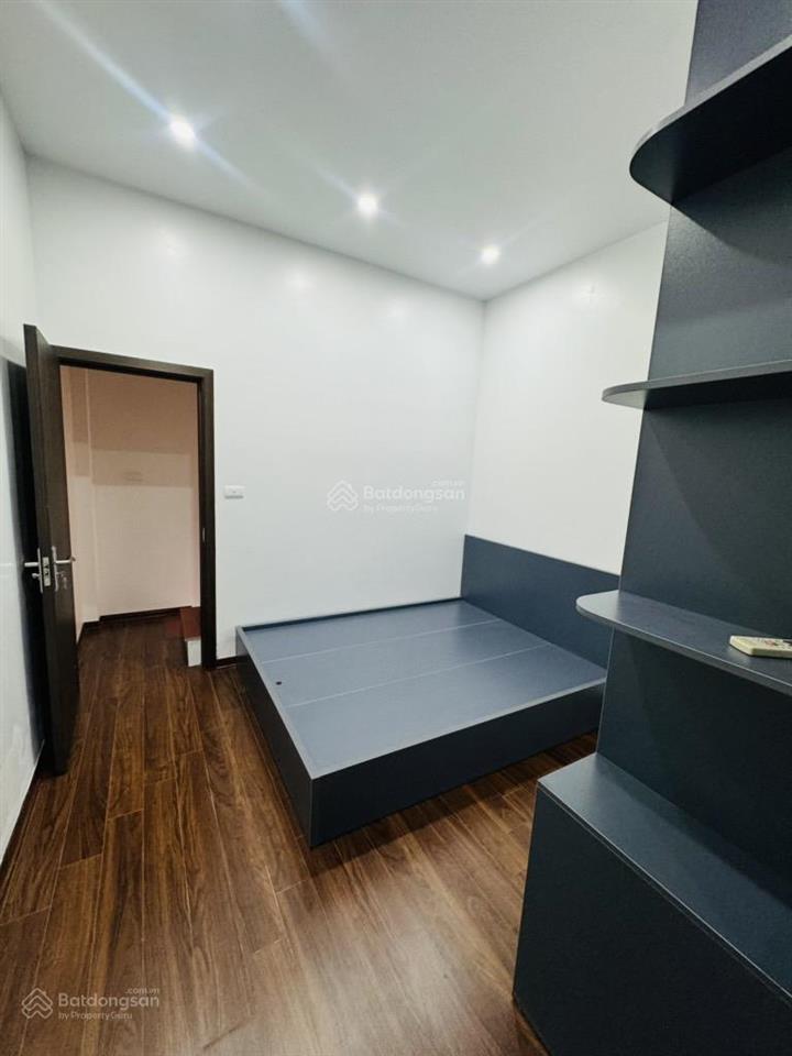 Nhỏ xinh trung tâm lê văn hiến, phân lô, ngõ thông, ô tô đỗ, 20m2x6t, 4.6 tỷ