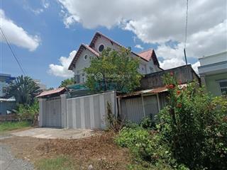 Bán nhà đất full thổ cư 200m2 vuông vức  chỉ 50tr/m2  ngay tại gò cát phú hữu