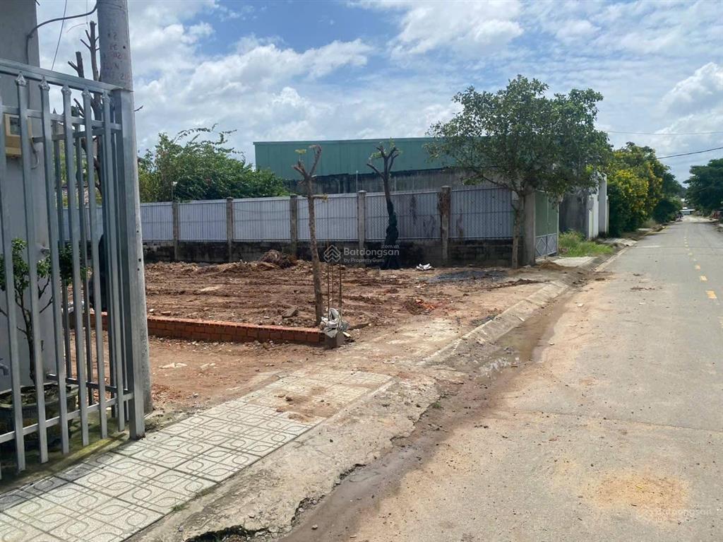 Bán lô góc nhị bình 16 hóc môn tp. hcm 11x30m full thổ cư. gần chợ đường giá 10,9 tỷ 0868 914 ***