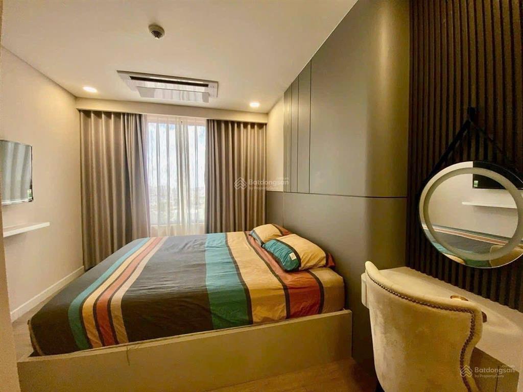 Chính chủ cần bán căn 2pn  2wc, 79m2, 7,4tỷ, view đẹp, sổ hồng riêng, tầng trung,  0906 355 ***