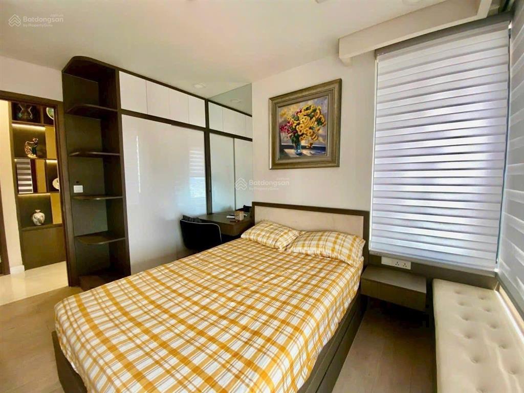 Chính chủ cần bán căn 2pn  2wc, 79m2, 7,4tỷ, view đẹp, sổ hồng riêng, tầng trung,  0906 355 ***