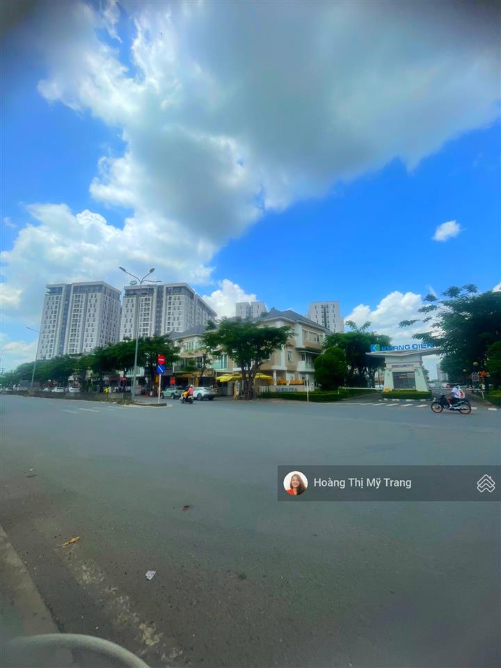 Chính chủ gửi bán lô đất hai mặt tiền đường liên phường, q9. đi global city 100m. 200 triệu/m2